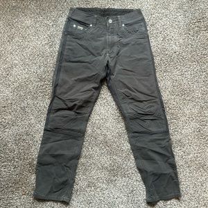 EUC men's 30 X 30 Kuhl gray/green Radikal pant